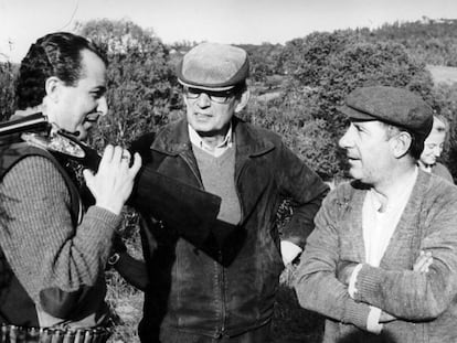Miguel Delibes con Juan Diego y Alfredo Landa en el rodaje de <i>Los santos inocentes</i>.