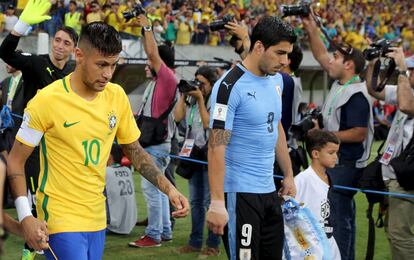 Neymar e Su&aacute;rez, os capit&atilde;es.