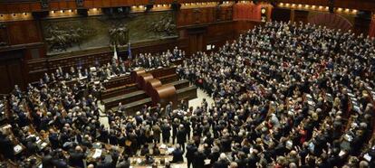 Os senadores, deputados e representantes regionais, no Parlamento italiano.