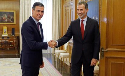 El rey Felipe VI y Pedro Sánchez, en el Palacio de la Zarzuela.