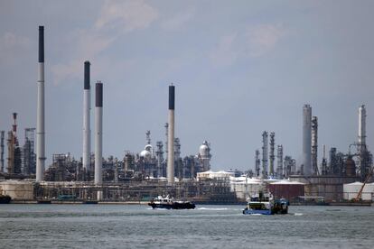 Uma refinaria da Shell em Singapura, em novembro de 2020.