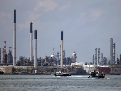 Uma refinaria da Shell em Singapura, em novembro de 2020.