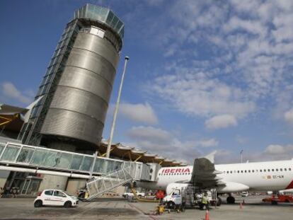 Una pista del aeropuerto Adolfo Suárez - Barajas de Madrid.