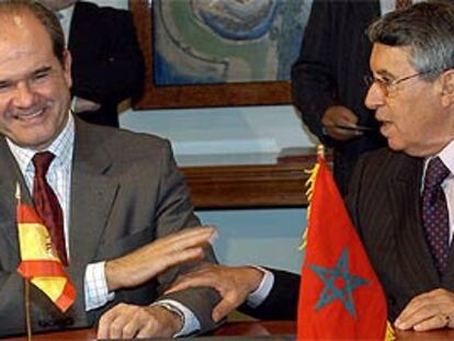 Chavez y Benaissa, ayer, en Rabat.