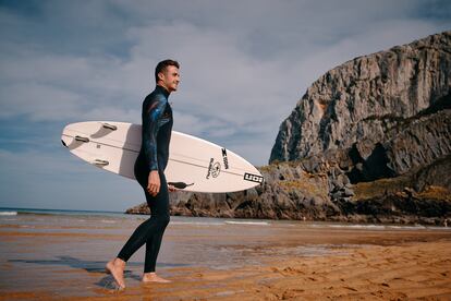 El surfero Andy Criere es embajador de Subaru.