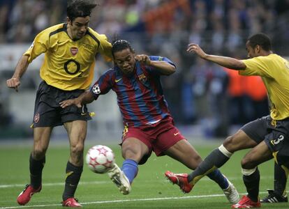 Nada menos que 12 años, hasta 2006, tuvo que esperar el Barça para jugar otra final. Sobre el césped estaban ya Valdés, Pujol, Iniesta (que entró como sustituto) o Eto'o. El entrenador era el holandés Frank Rijkaard. Enfrente, el Arsenal de Wenger. En la imagen, Ronaldinho.