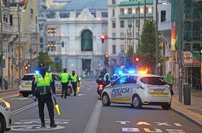 Controles de tráfico durante la cuarentena en Madrid, en abril.