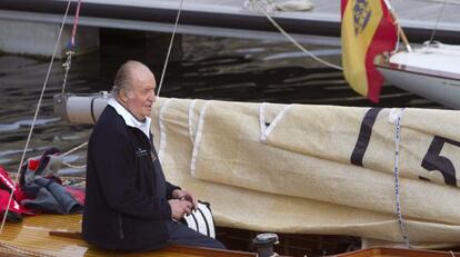 El rey Juan Carlos, a bordo del 'Ian'.