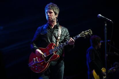 Noel Gallagher durante el concierto en Barcelona.
