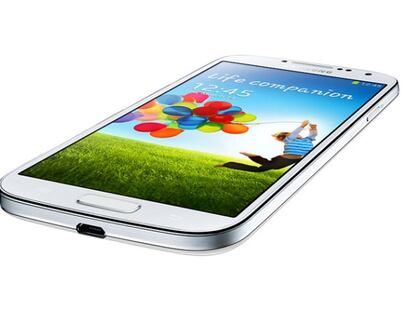 Un Samsung Galaxy S4 se incendia mientras el propietario dormía