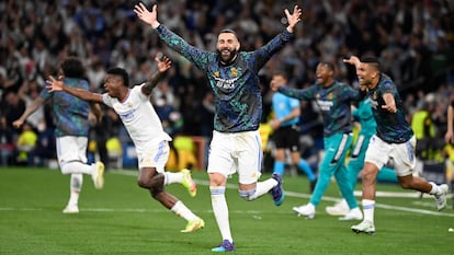 Los jugadores del Madrid celebran la clasificación para la final.