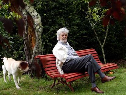 Xosé Manuel Beiras, fotografiado el pasado jueves en su casa, cerca de Santiago de Compostela.