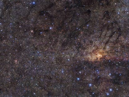 Imagen del centro galáctico tomada por el telescopio VLT en Atacama (Chile).