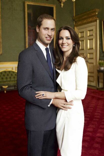 El retrato oficial de Guillermo de Inglaterra y Kate Middleton realizado por Mario Testino.