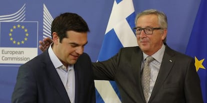 El presidente de la Comisión, Jean-Claude Juncker, con Alexis Tsipras.