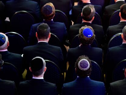 Una congregación judía en la sinagoga Bet Zion en Berlín en octubre de 2018.