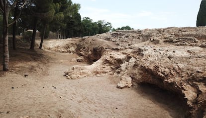 Estructuras del puerto de la colonia griega de Empúries localizadas en la última campaña.