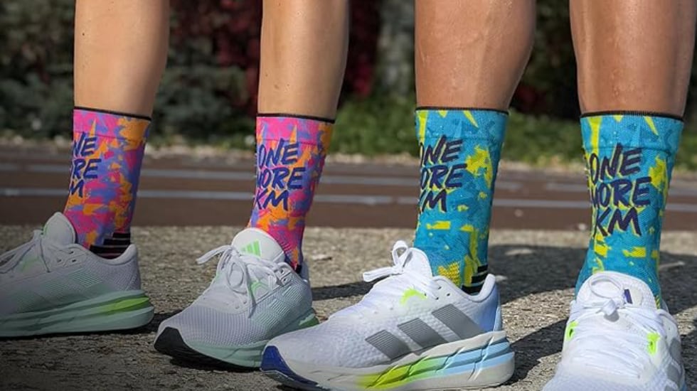 Calcetines deportivos sin costuras y de tejido transpirable.