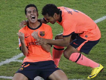Pedrito celebra su gol con Jeffren.