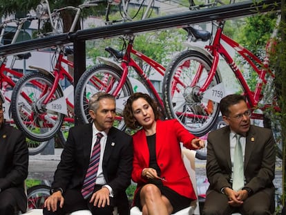 Miguel Ángel Mancera, jefe de Gobierno de Ciudad de México, y Tanya Müller, secretaria de Medio Ambiente, este lunes.