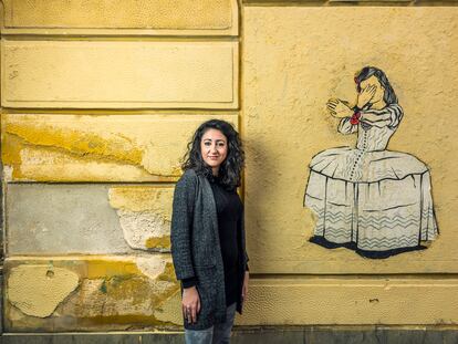 La escritora Azahara Palomeque, a principios de abril en Lavapiés, Madrid.