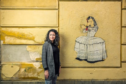 La escritora Azahara Palomeque, a principios de abril en Lavapiés, Madrid.