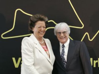 Rita Barber&aacute; con el patr&oacute;n de la F&oacute;rmula 1, Bernie Ecclestone, en 2007 en Valencia.