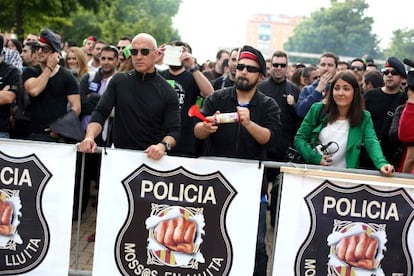 Protesta alternativa a la fiesta institucional de los Mossos d&#039;Esquadra.