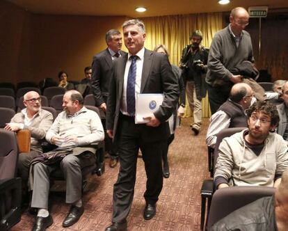 Xabier Iturbe, antes de comenzar la asamblea de ayer en la Kutxa.