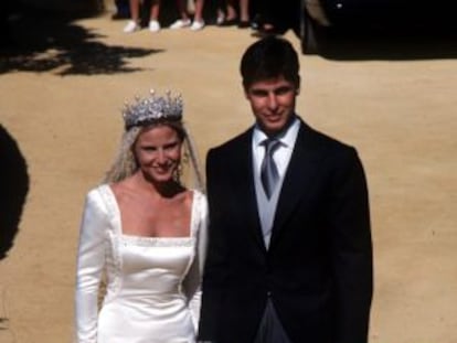 Eugenia Martínez de Irujo y Francisco Rivera el día de su boda, el 23 de octubre de 1998.