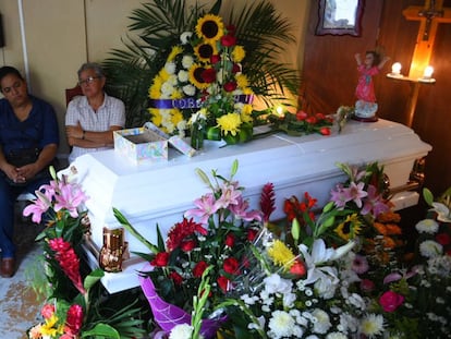 Funeral de G&eacute;nesis Deyanira Urrutia 