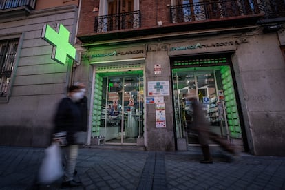 Farmacia en el centro de Madrid, en diciembre de 2021.