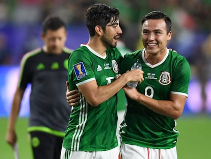 Pizarro y Torres celebran el triunfo contra Honduras