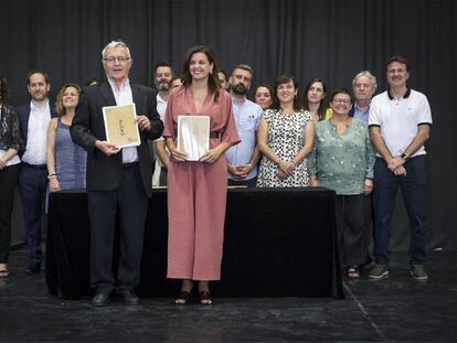 Joan Ribó y Sandra Gómez, con su equipo de Gobierno.