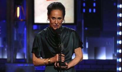 Laurie Metcalf agradece el premio en la 71&ordf; edici&oacute;n de los premios Tony, el pasado domingo 11 de junio en Nueva York. 