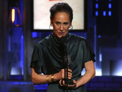 Laurie Metcalf agradece el premio en la 71&ordf; edici&oacute;n de los premios Tony, el pasado domingo 11 de junio en Nueva York. 