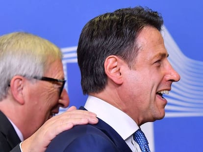 Giuseppe Conte y Jean-Claude Juncker, este sábado en la Comision.