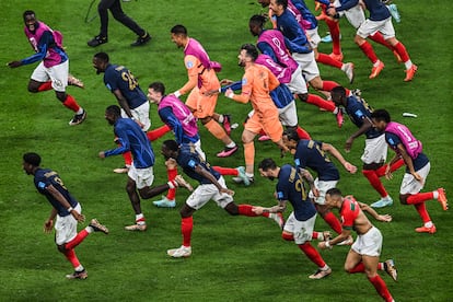 Los jugadores de Francia celebran el pase a la final del Mundial de Qatar tras imponerse a Marruecos por 2-0.