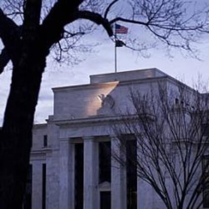 La Fed inyectó 8.000 millones a Santander y BBVA en la crisis