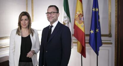 Susana D&iacute;az y el embajador de Estados Unidos en San Telmo. 