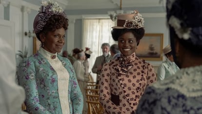 Audra McDonald y Denée Benton, en la tercera temporada de 'La edad dorada'.