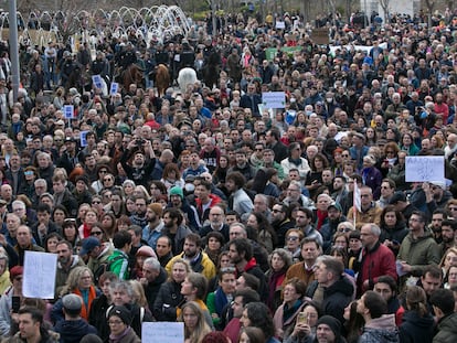 Manifestacion contra ampliacion linea 11 de Metro