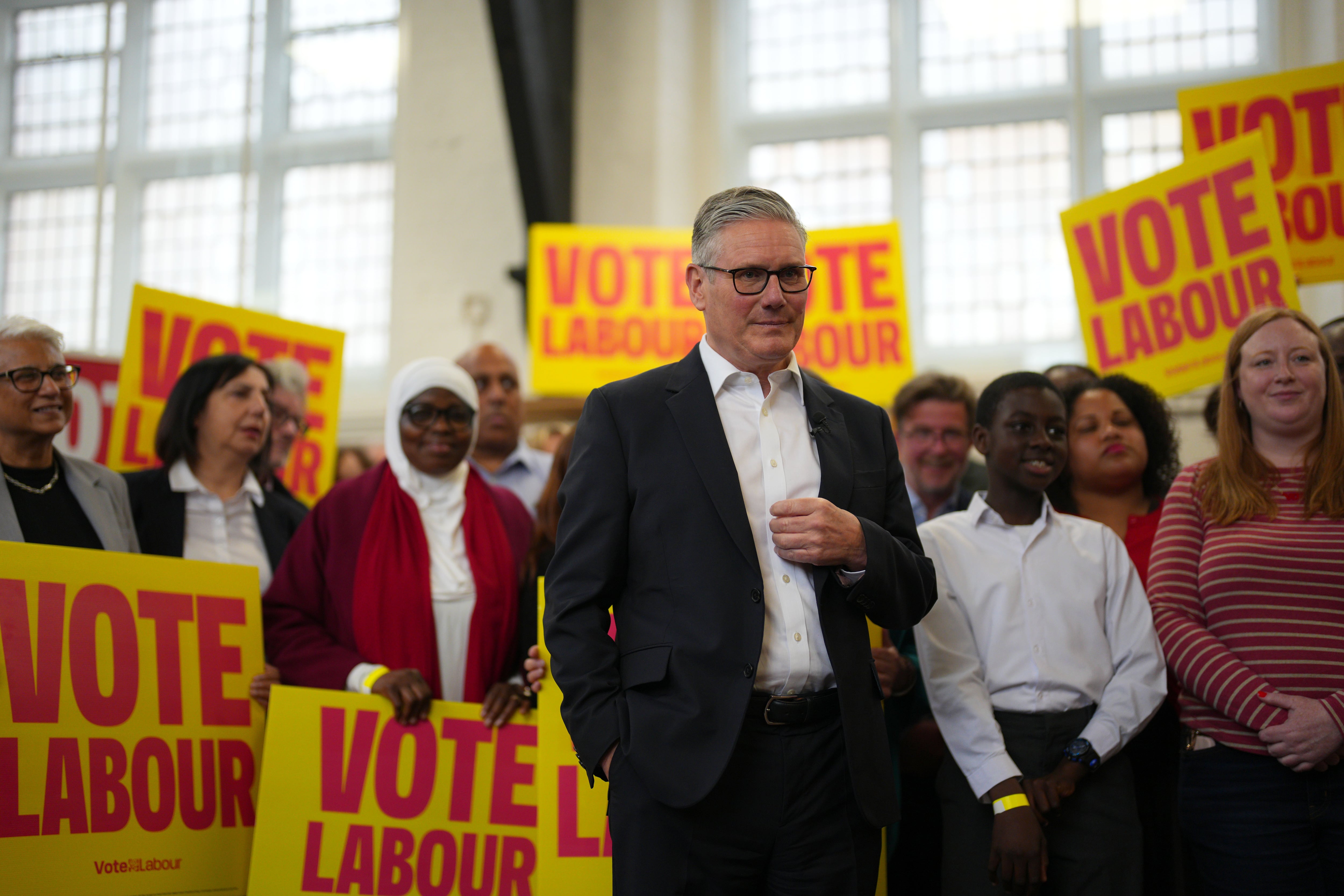 La trayectoria del primer ministro británico, Keir Starmer, en imágenes