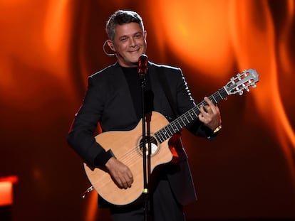 Alejandro Sanz actua en la gala de la Persona del Año de la Academia Latina de la Grabación en honor a Juanes, el 13 de noviembre de 2019 en Las Vegas.