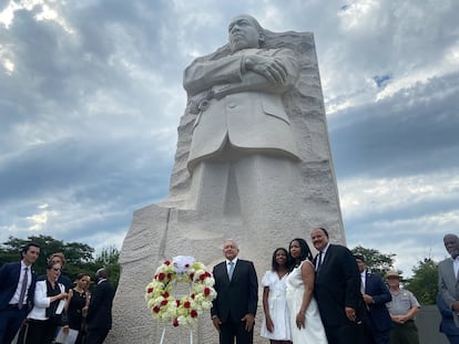 Andrés Manuel López Obrador, frente al monumento a Martin Luther King, en Washington D.C., el 12 de julio de 2022.