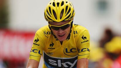 Chris Froome, tras cruzar la meta del Alpe D'Huez.