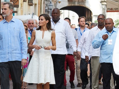 Los reyes el pasado martes paseando por el centro histórico de La Habana.