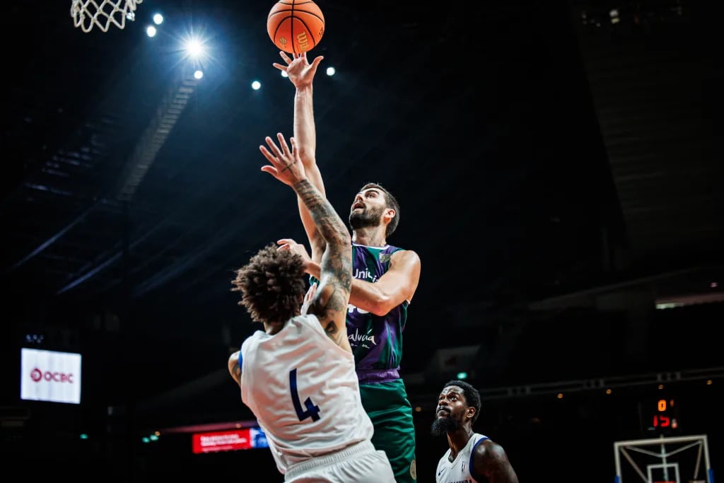 El Unicaja vence al Petro de Luanda en su primer partido de la Copa Intercontinental FIBA 