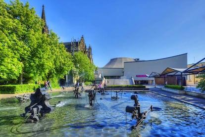 La fuente Tinguely, en la plaza del Teatro de Basilea (Suiza).