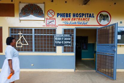 Phebe Hospital in Bong County. It is the largest health center in the area, but many of the inhabitants of the communities have never visited it. Although the lack of money to travel is a factor, so is the lack of knowledge about the diseases that afflict them, their causes and their remedies.